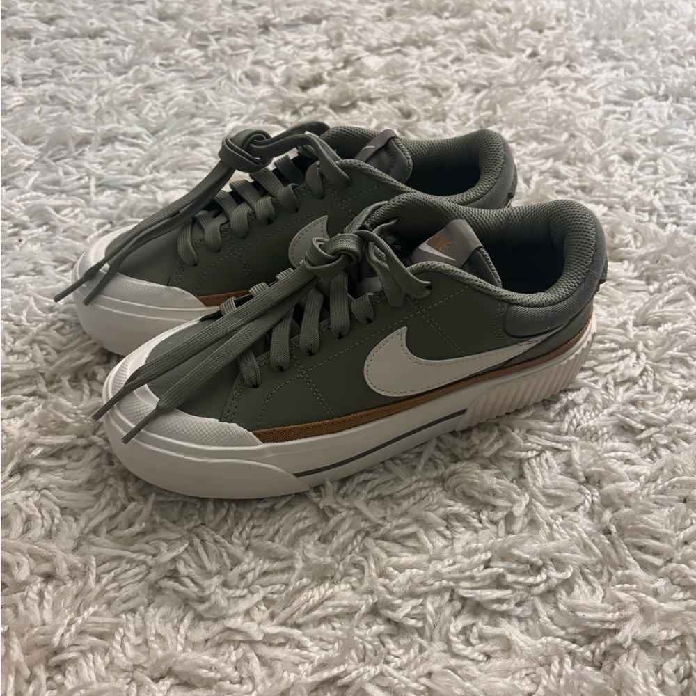Nike Court Legacy Lift